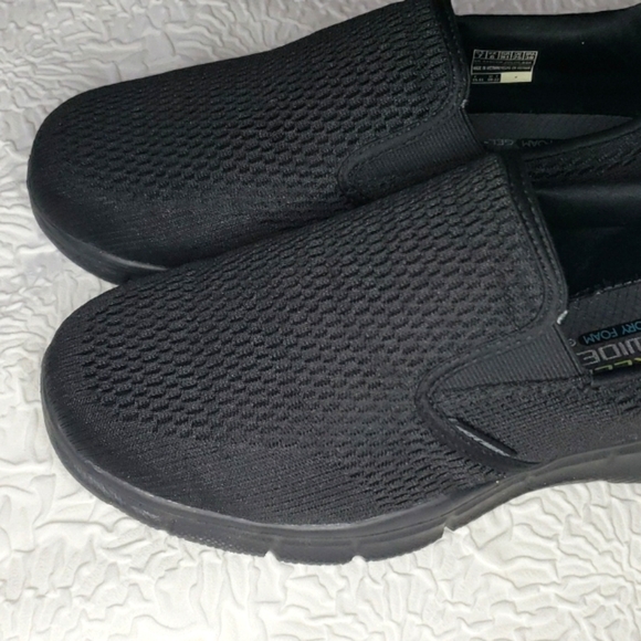 Skechers Mentt\'s Black Slip-On Equalizer Double Play Shoes, Size 7 WIDE FIT